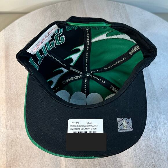 Boston Celtics Spiral Deadstock Cap Green Snapback Mitchell & Ness Unique Hat - Picture 14 of 14